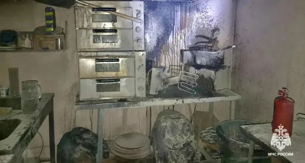 В Ставрополе из-за перекалённого масла загорелась кухня в игровом пространстве